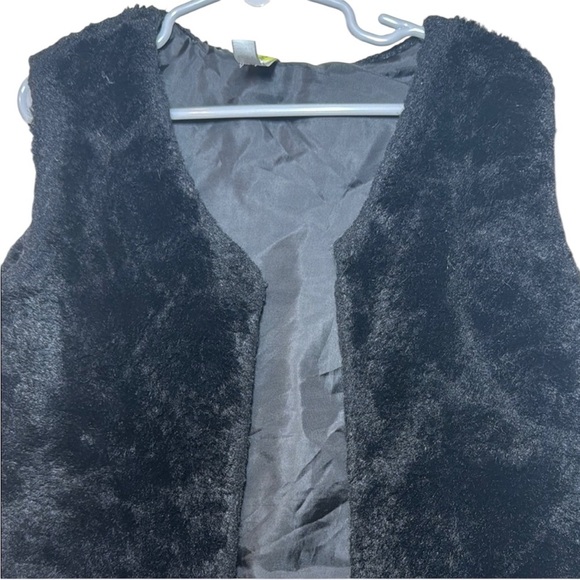 Epic Threads Girls Black Faux Fur Vest Size XS 5T/6T - Picture 3 of 8